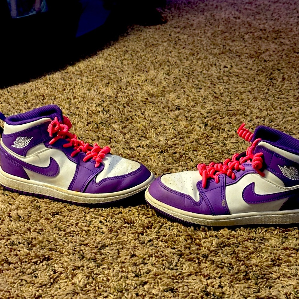Girls Jordan’s Size 13